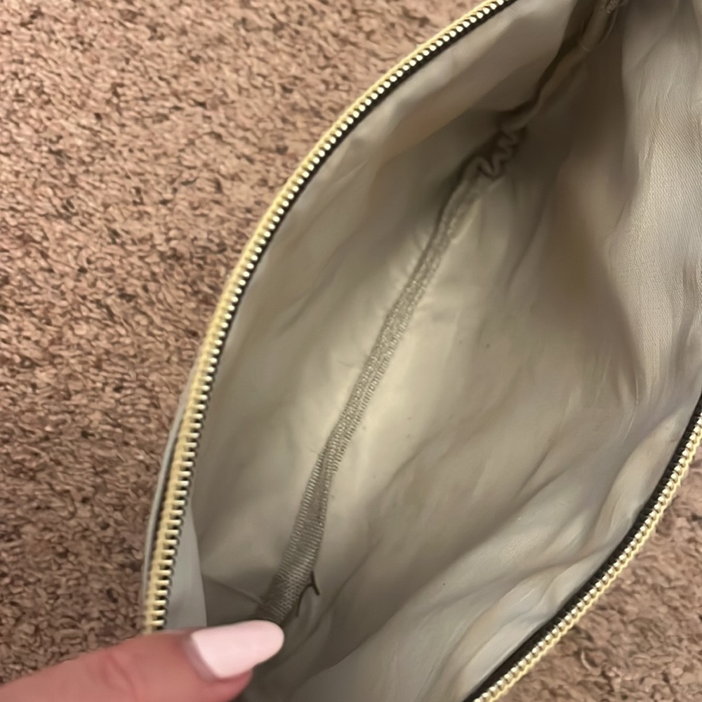 Ruby + Cash Makeup Pouch - Picture 4 of 4